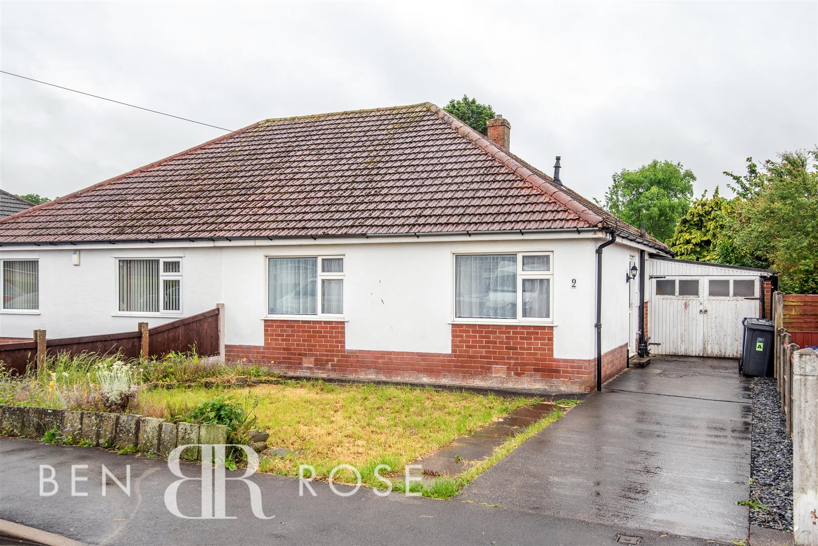 2 bed property in Lydric Avenue, Preston